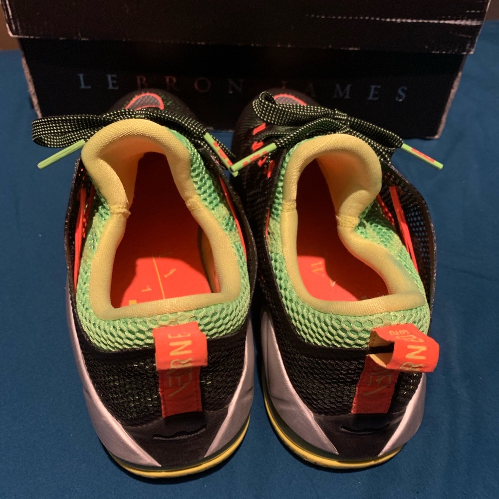 - Lebron 12 lows - Picture 2 of 4